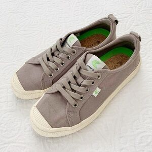 Cariuma OCA Low Canvas Sneakers, Mystic Grey (M's 6.5,‎ W's 8)
